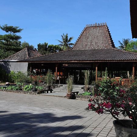 Amata Borobudur Resort Magelang Exterior foto