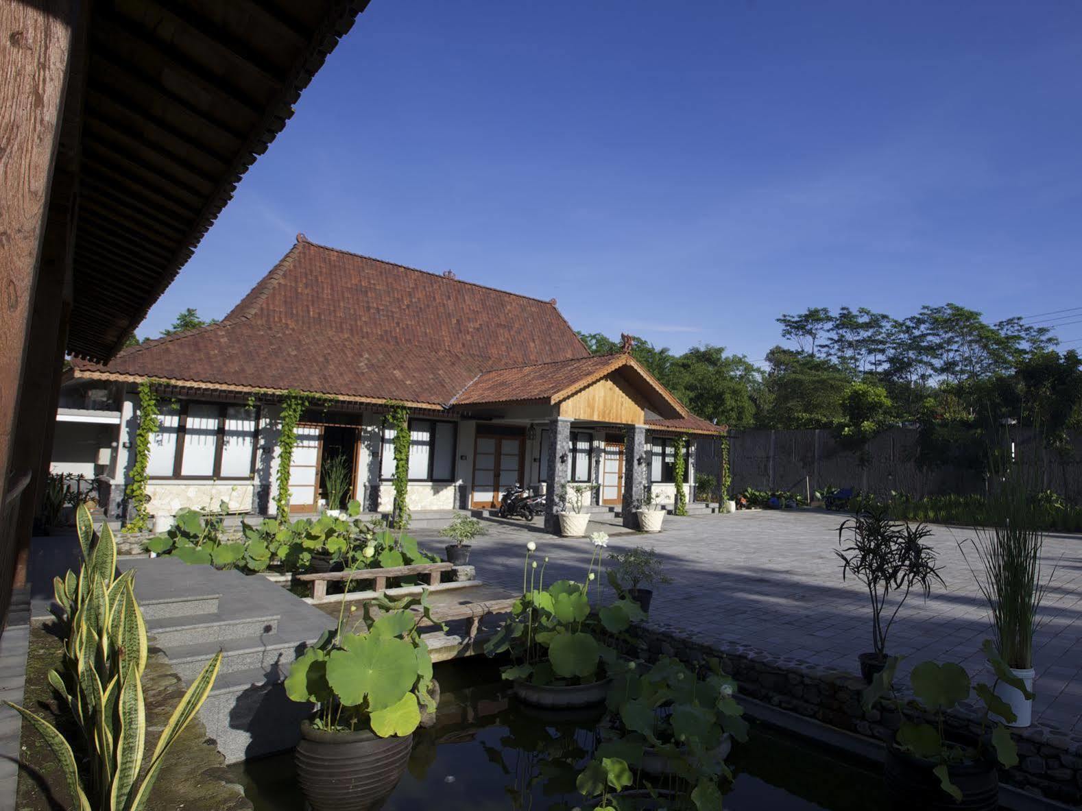 Amata Borobudur Resort Magelang Exterior foto