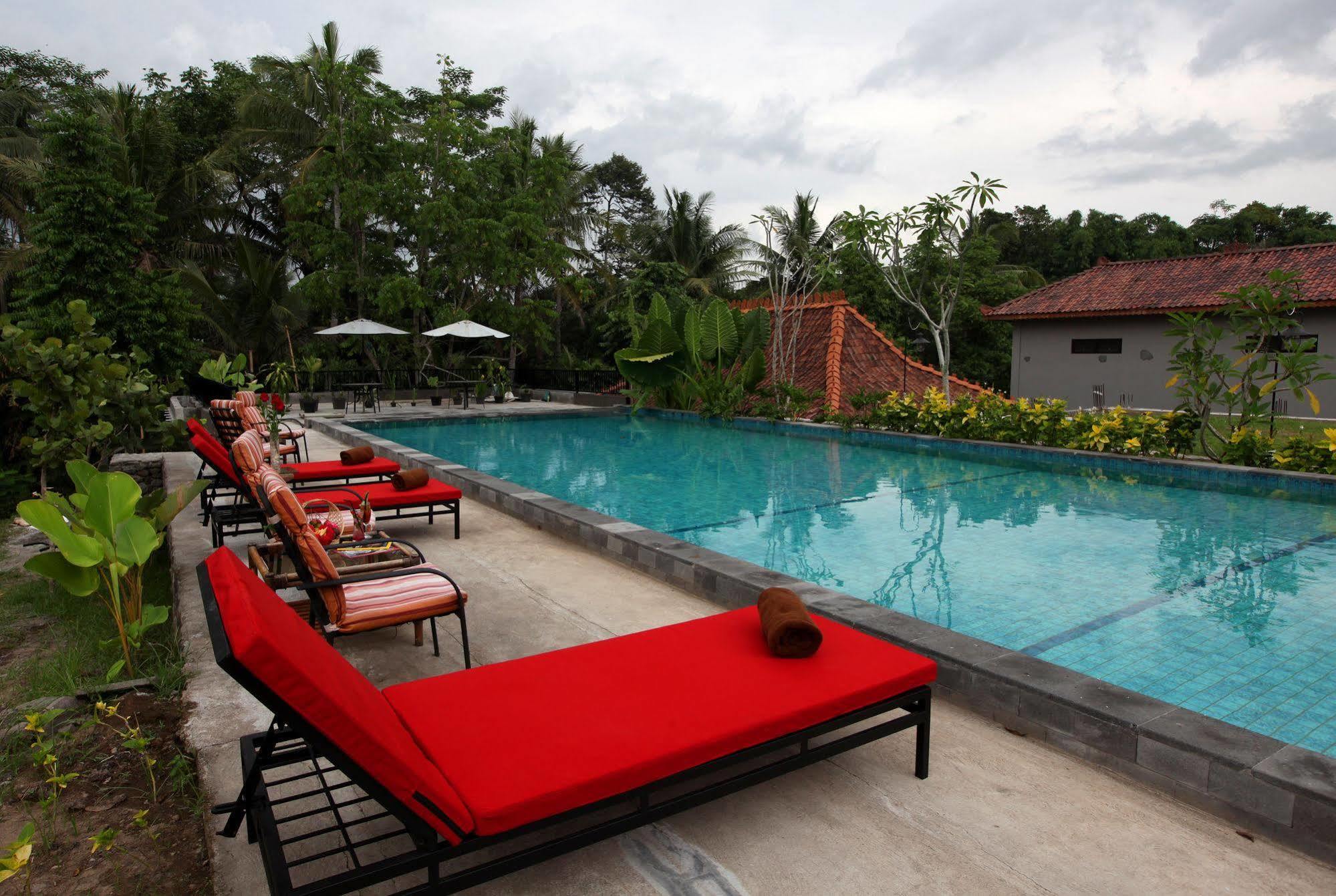 Amata Borobudur Resort Magelang Exterior foto